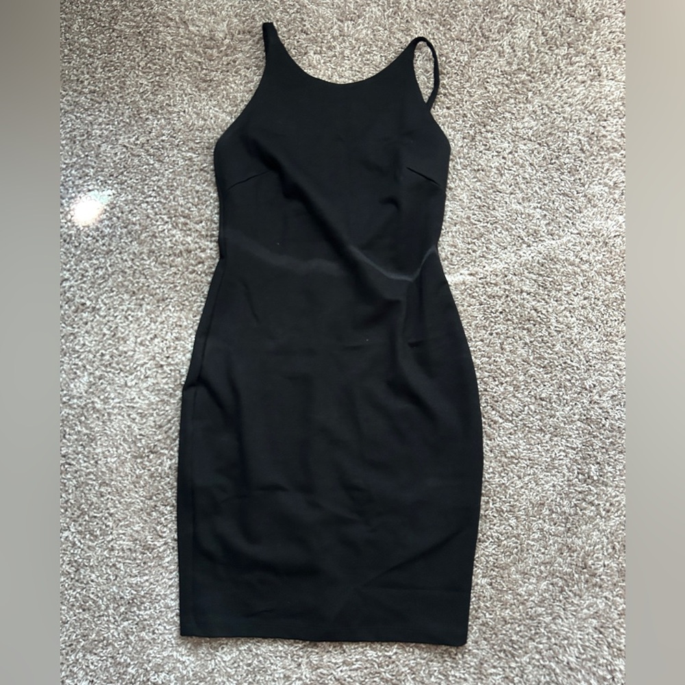 Lulu's Dress - Picture 4 of 9
